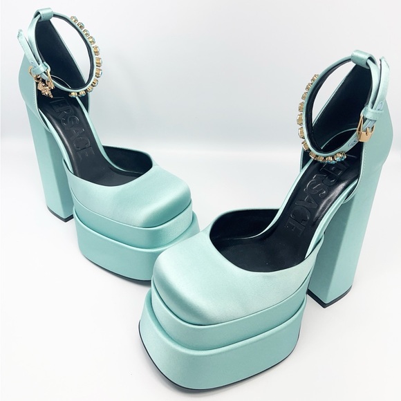 VERSACE
Medusa Aevitas satin platform pumps - Picture 8 of 12